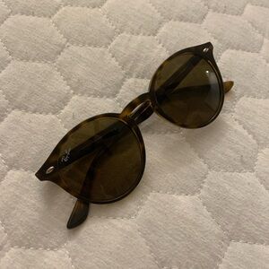 Women’s Ran-Ban Sunglasses!